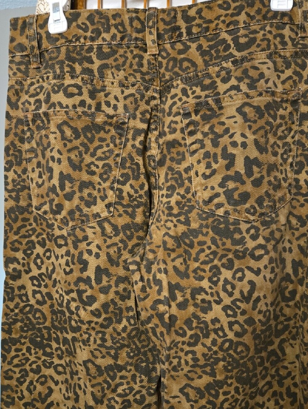 REFUGE -  Leopard-Print Jeans - Picture 5 of 5